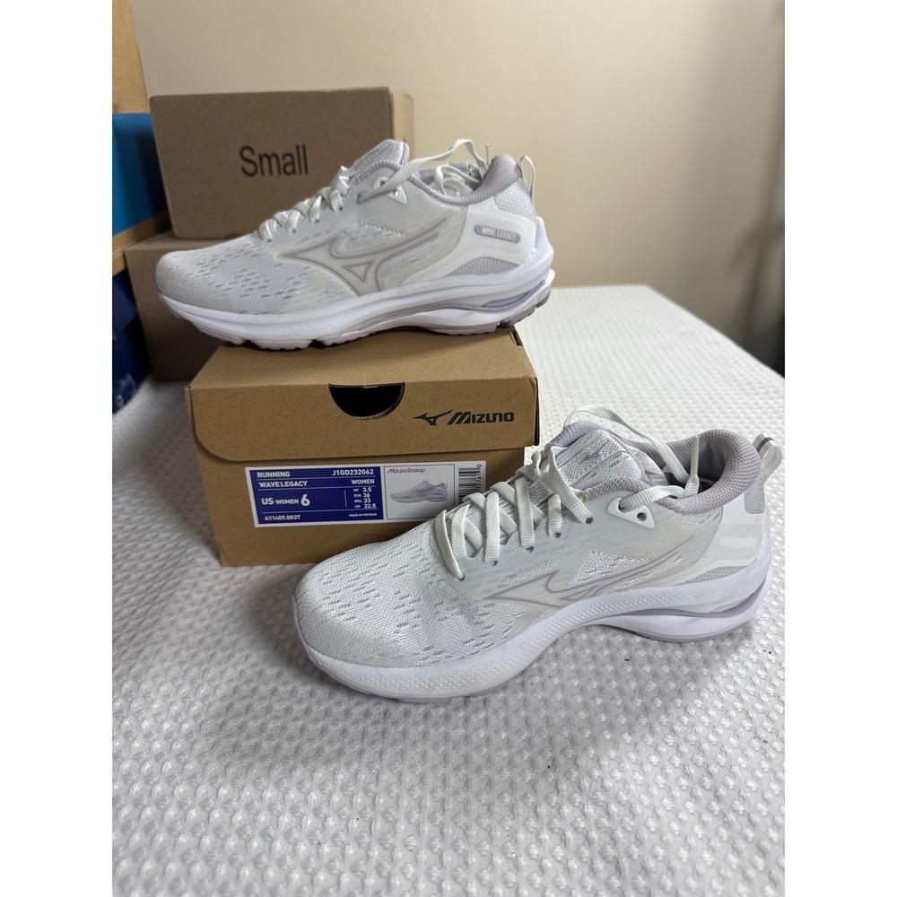 Mizuno Running Shoes Women 6 Wave Legacy White NIB J1GD232062
